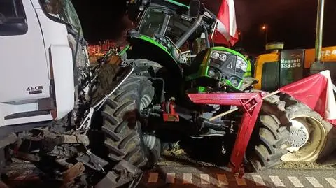 Ciężarówka wjechała w blokujące ciągniki