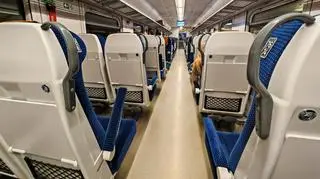 Awaria pociągu i przesiadka 450 pasażerów