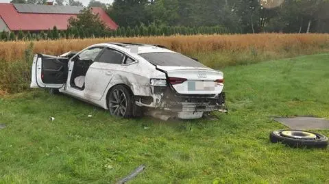 Chciał wyprzedzić, potrącił pieszego. Obaj byli pijani