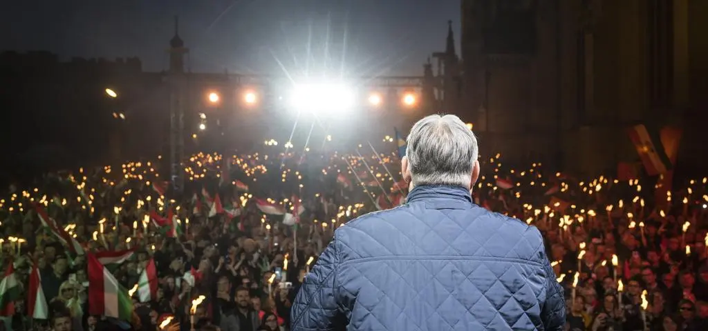 Wielkie pieniądze za specjalne "usługi". Komu służył Orban?