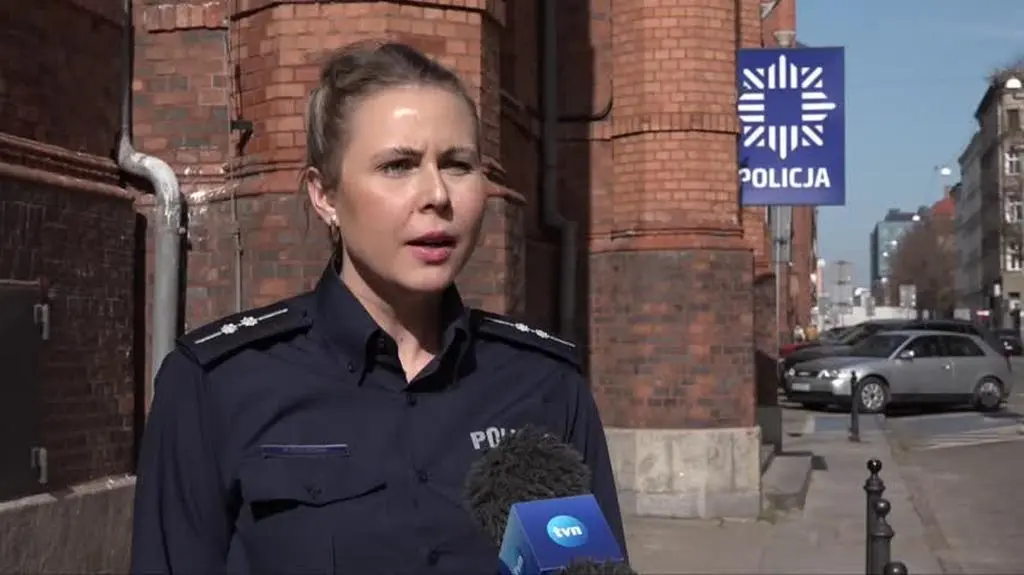 POLICJA