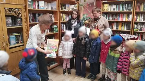 Przedszkolaki przyszły podziękować za przygody jakich mogły doświadczać w księgarni