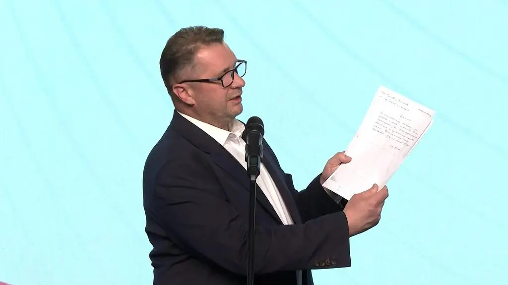Przemysław Czarnek na konferencji w sprawie mieszkania Karola Nawrockiego