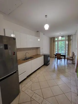 Kamienica po Konsulacie Generalnym Rosji w Krakowie