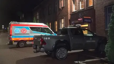 13 ciosów nożem, zarzut usiłowania zabójstwa policjanta i areszt dla 27-latka
