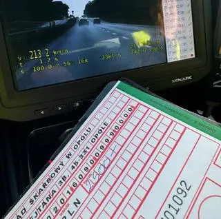 Mężczyzna jechał 213 km/h na drodze z ograniczeniem 120 km/h
