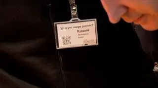 Petru i jego pracownicza plakieta