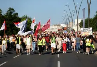 Serbia "na krawędzi wojny domowej"? "Bardzo tego pragną"