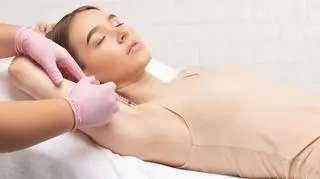 Toksyczne zastrzyki odmładzające? Ekspert ostrzega 