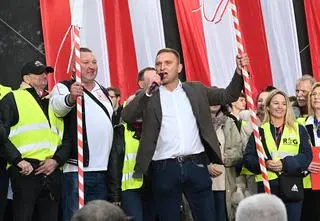 Kaczyńskiemu "wszystko się rozlazło i musiał wyjąć Bąkiewicza"