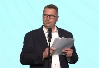 Skąd trzydziestolatek miał 120 tysięcy? Czarnek: tyle to kosztuje garaż mojego sąsiada