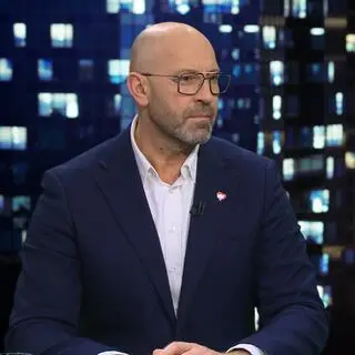 21 2000 kropka gosc-0001