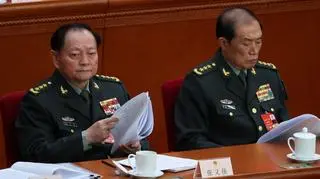 Generał He Weidong (z prawej) i jego następca, generał Zhang Youxia