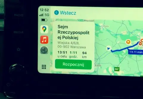 Posłują, więc podróżują. Z wyjątkowym rozmachem