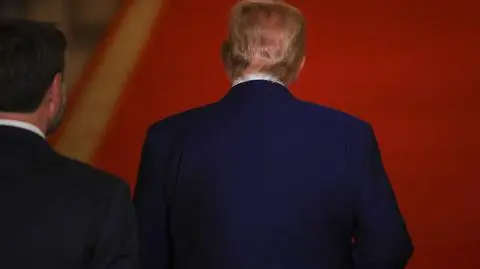 Złota farba i flamastry. Umysł Trumpa zaprząta nie tylko wojna w Iranie