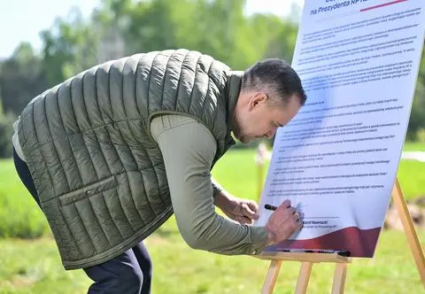 Nie 21, tylko 71 obietnic Nawrockiego. I już terminy przesunięte