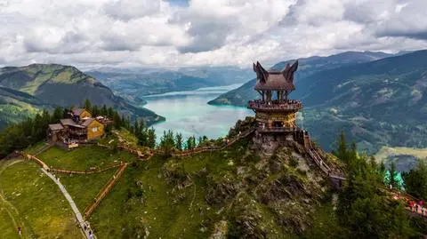 sinciang chiny shutterstock_2613822203