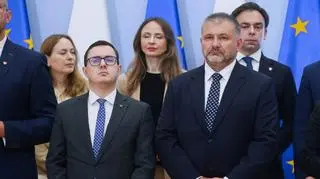 Kulisy rekonstrukcji rządu. Oglądaj "W kuluarach"