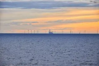 "Wake effect", czyli efekt śladu aerodynamicznego w energetyce wiatrowej