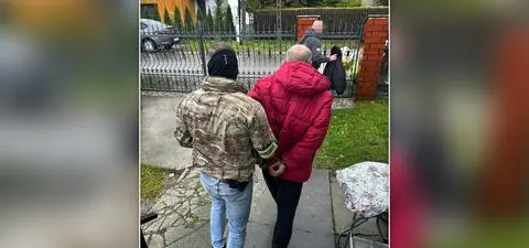 Mówił, że pracuje jako kurier odbierający pieniądze za wózki