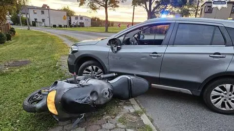 Policyjny pościg. Motocyklista uderzył w nieoznakowany radiowóz
