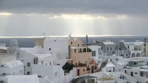 Kolejne wstrząsy na Santorini. "Wszyscy się boją, nie aż tak bardzo, ale się boją"
