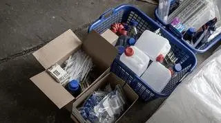 W hali zabezpieczono trzy tony prekursorów do tworzenia narkotyków