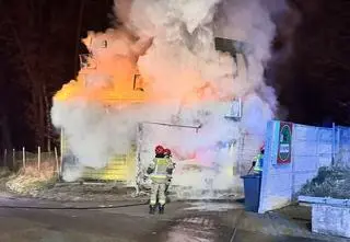 Podpalił kantor i uciekł, w środku była pracownica