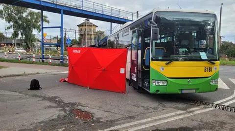 Zderzenie hulajnogi i autobusu, nie żyje 13-latek