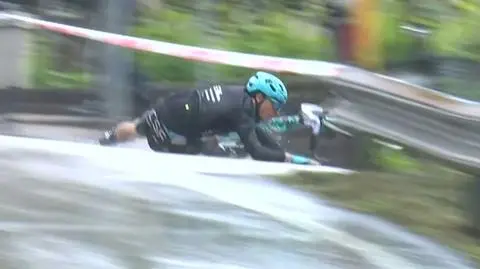 "Oj, ktoś wypadł za barierki". Czarny dzień na Giro d'Italia