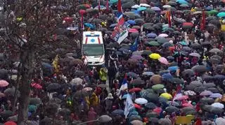 Samochód wjechał w demonstrantów. Ranni