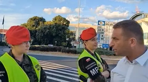 Robert Bąkiewicz do żołnierzy: "macie honor? Ile macie tego honoru w sobie?"