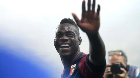 Balotelli czekał na tę chwilę 1701 dni. I od razu zapisał się w protokole