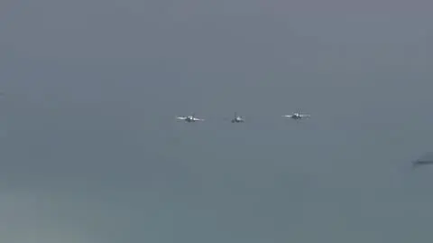 F-35 w asyście F-16 nad Gdańskiem. Oglądaj TVN24