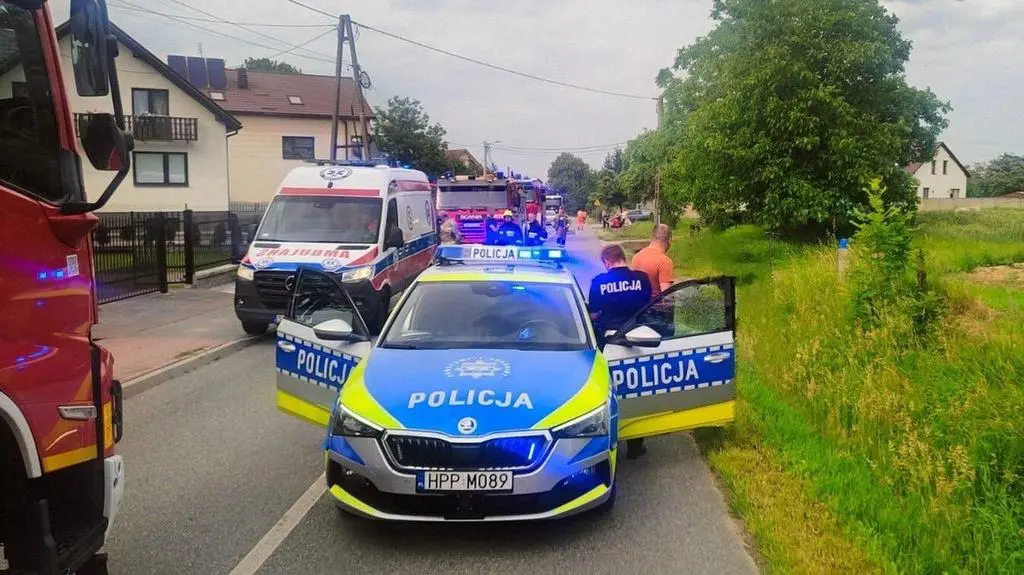13-latka jechała hulajnogą, nie miała kasku. Jest w poważnym stanie