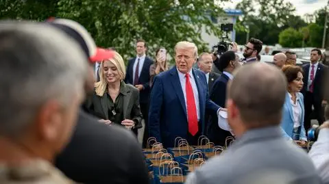 Donald Trump z wizytą u policji i Gwardii Narodowej