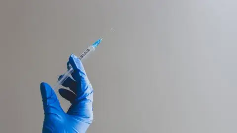 Zastrzyk, szczepionka, lekarz (zdj. ilustracyjne)