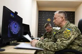 Generał Ołeksandr Syrski na posiedzeniu Rady NATO-Ukraina (zdjęcie archiwalne)
