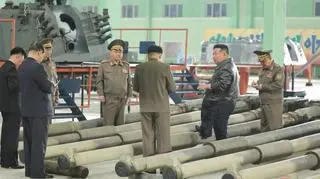 Kim Dzong Un w zakładzie produkującym czołgi 