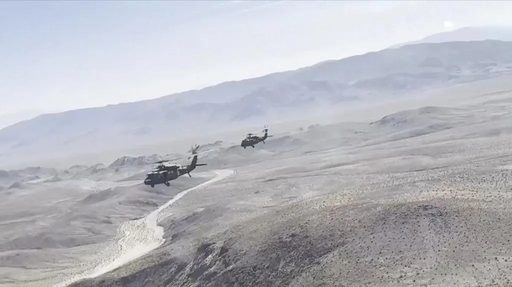 Amerykańskie śmigłowce Black Hawk nad Iranem