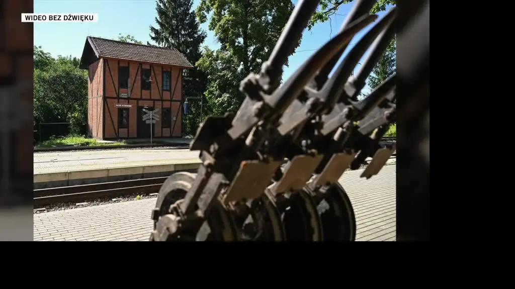 Slajdszoł ze stacją 