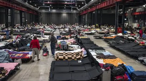 Uchodzcu z Ukrainy w warszawskim ośrodku Global Expo
