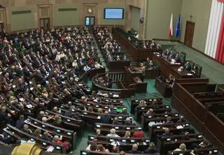 Pytamy posłów i posłanki, czy ich dzieci chodzą na edukację zdrowotną. "To zakładnicy"