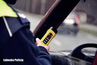 Prawie 77 procent policjantów nie posiadało na każdej służbie testera