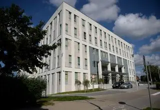 Oskarżeni o handel ludźmi i zmuszanie Kolumbijczyków do niewolniczej pracy