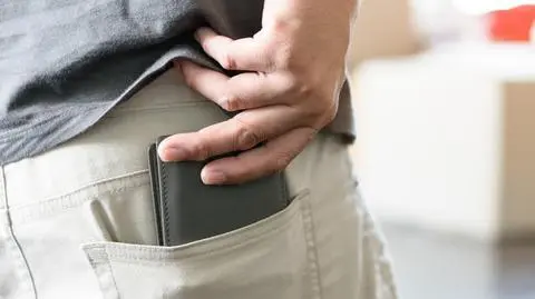 Mężczyzna miał przy sobie podrabiane dokumenty (zdjęcie ilustracyjne) 