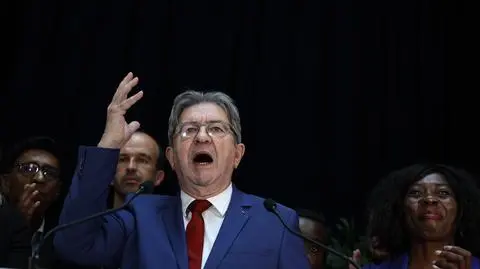 Czyta z ludzkich twarzy, występuje jako hologram, podziwia Fidela