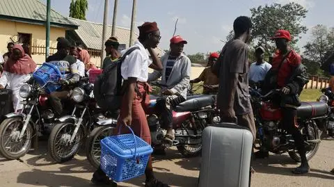 Nigeria. Uczniowie opuszczają szkoły w związku z atakami w pobliskim stanie