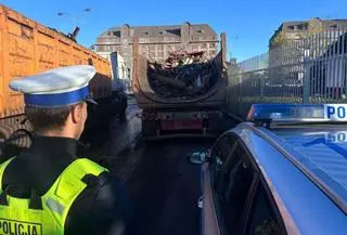 Kierujący ciężarówką był pijany
