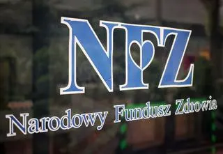 "Okradli Polaków ze składek zdrowotnych"? NFZ wyjaśnia